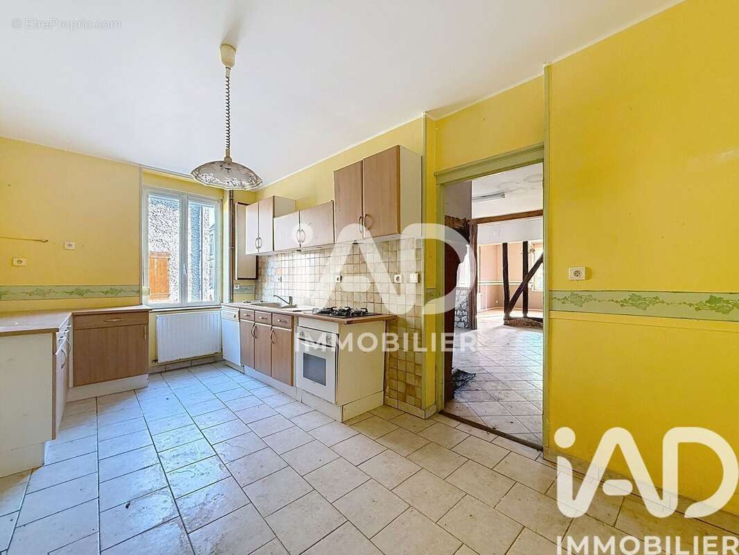 Maison 119 m² à La Neuville-Au-Pont  - photo 9