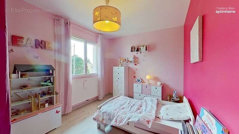 Maison à LA CHAPELLE-DE-GUINCHAY