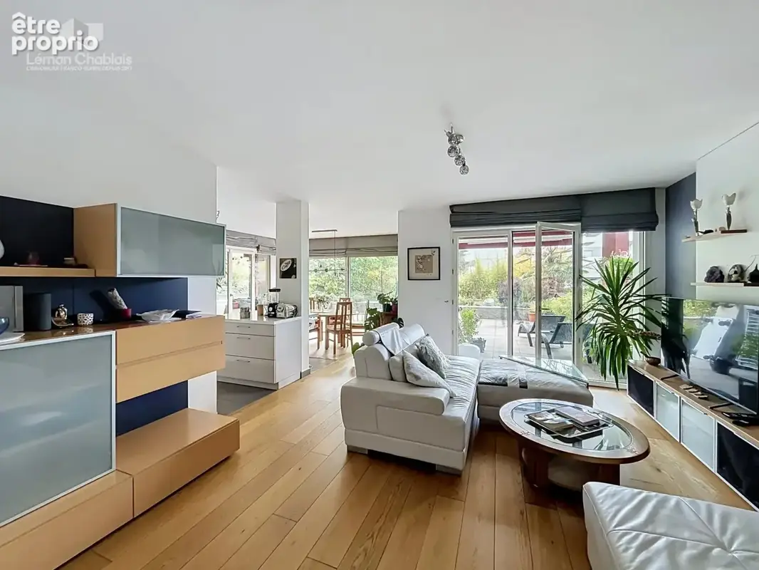 Photo Appartement à Evian-Les-Bains au prix de 780 000€