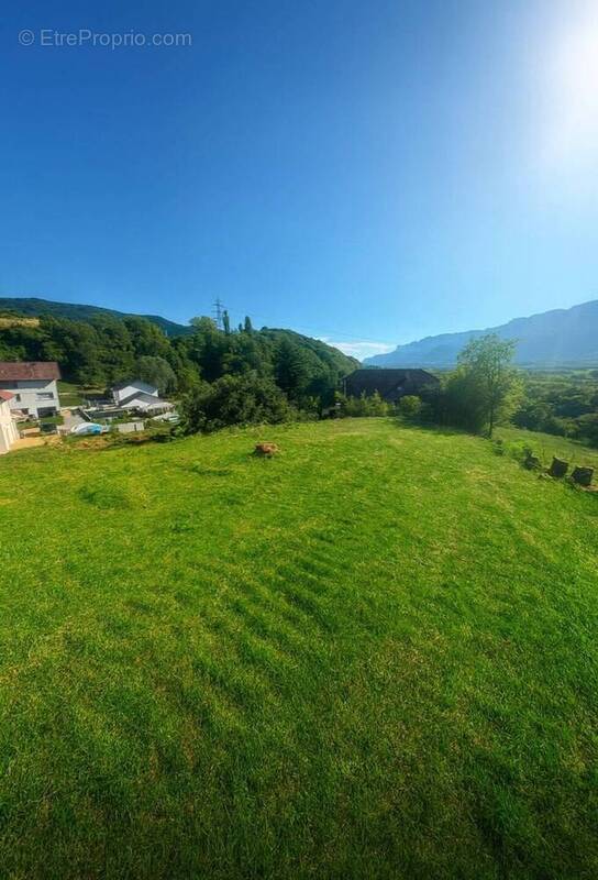 Terrain à LES MOLLETTES