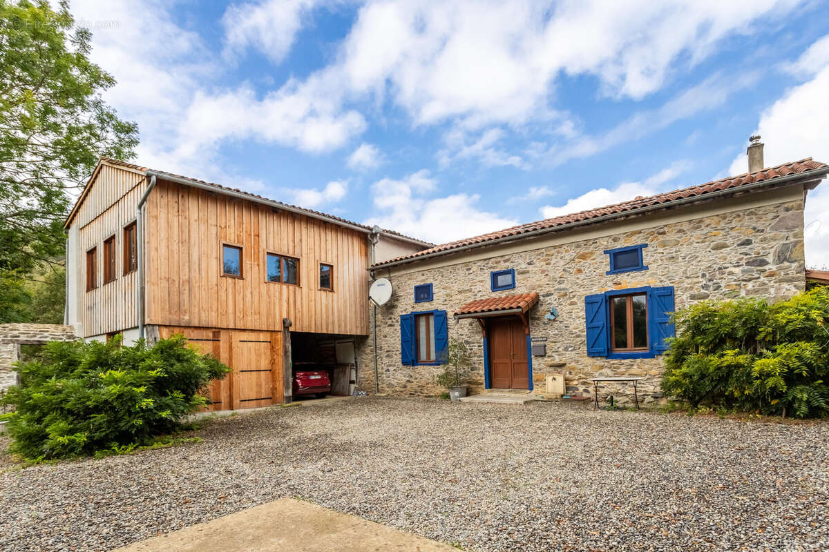 Ferme en pierre avec grange et vue sur les montagnes - photo 7
