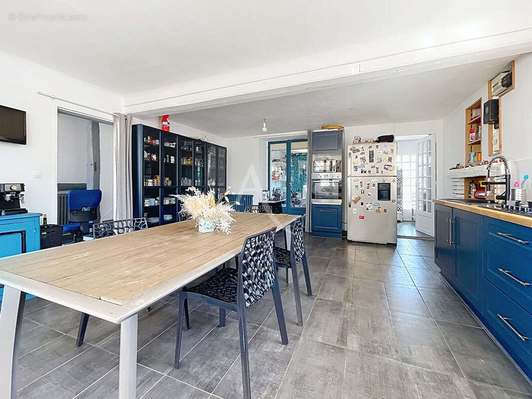 À vendre Trélazé : Maison ancienne de caractère - 6 pièces - 160 m² - photo 3