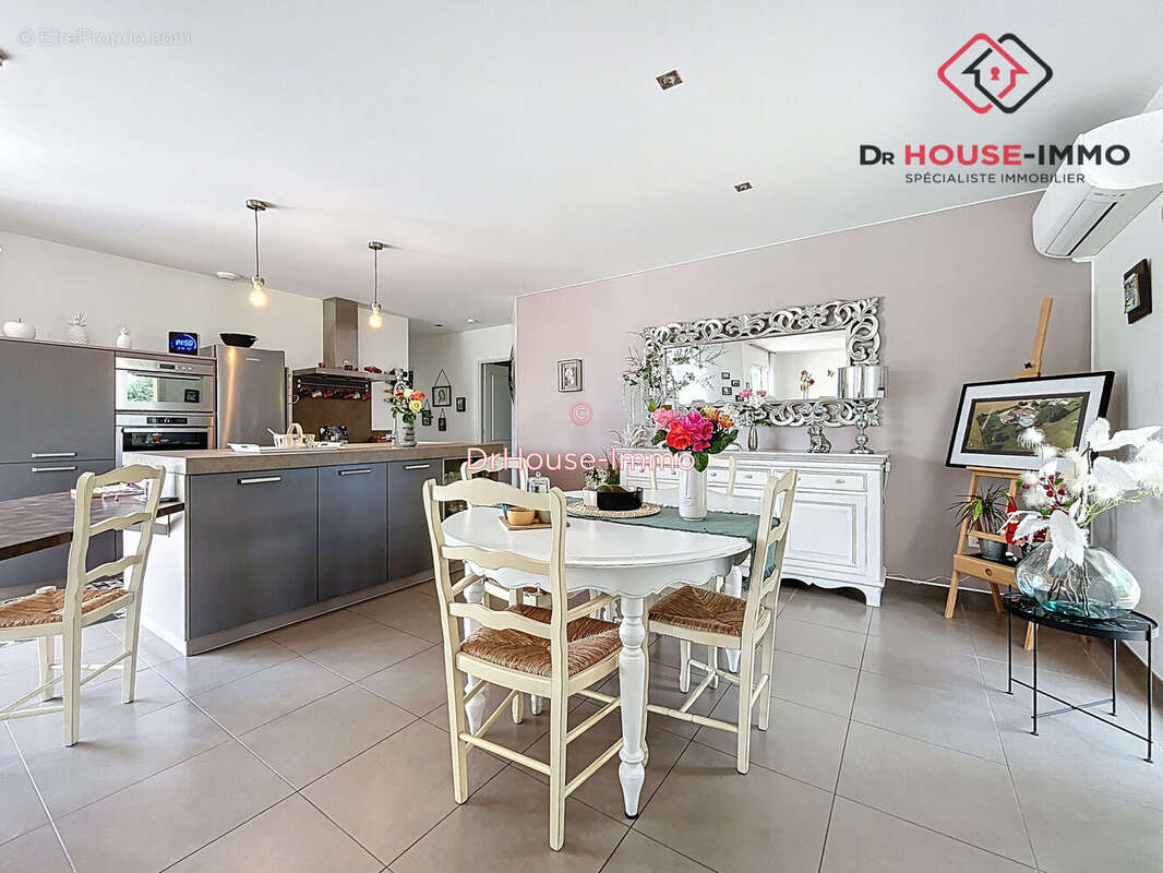 Maison à SAINT-LEON-SUR-L&#039;ISLE