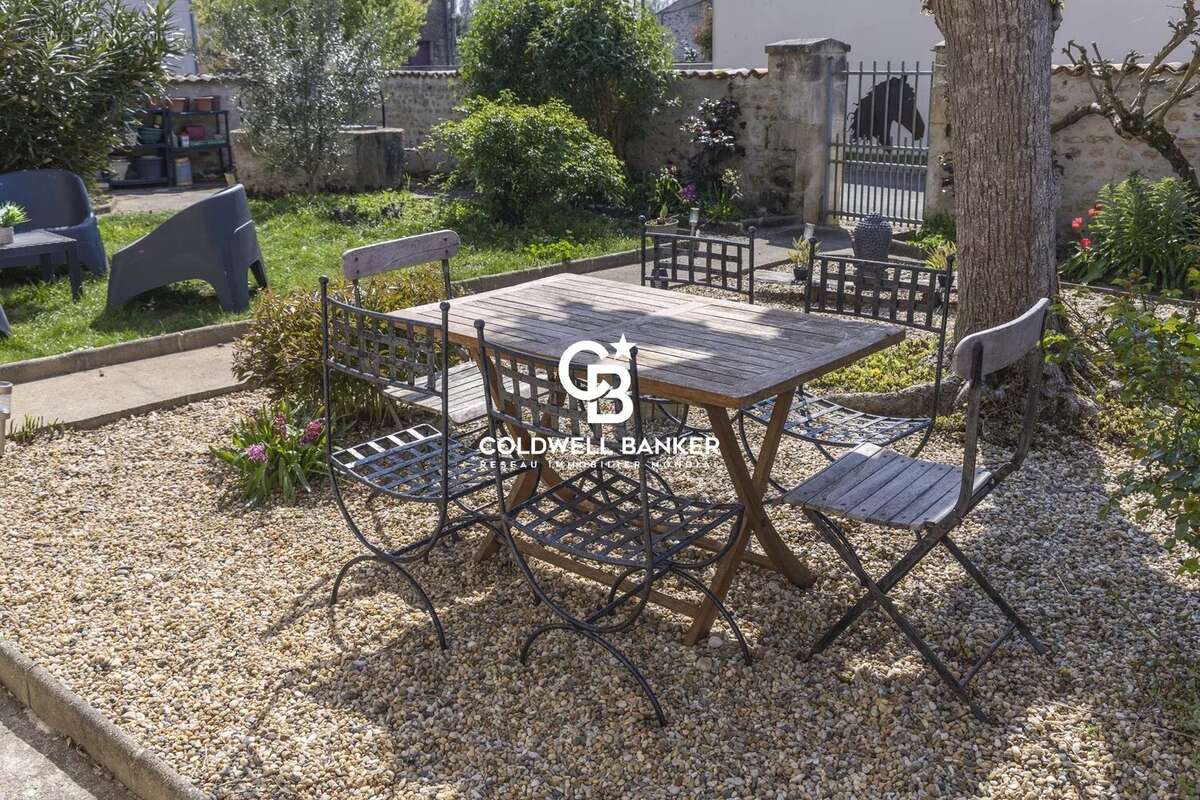 Maison à MONTPELLIER-DE-MEDILLAN