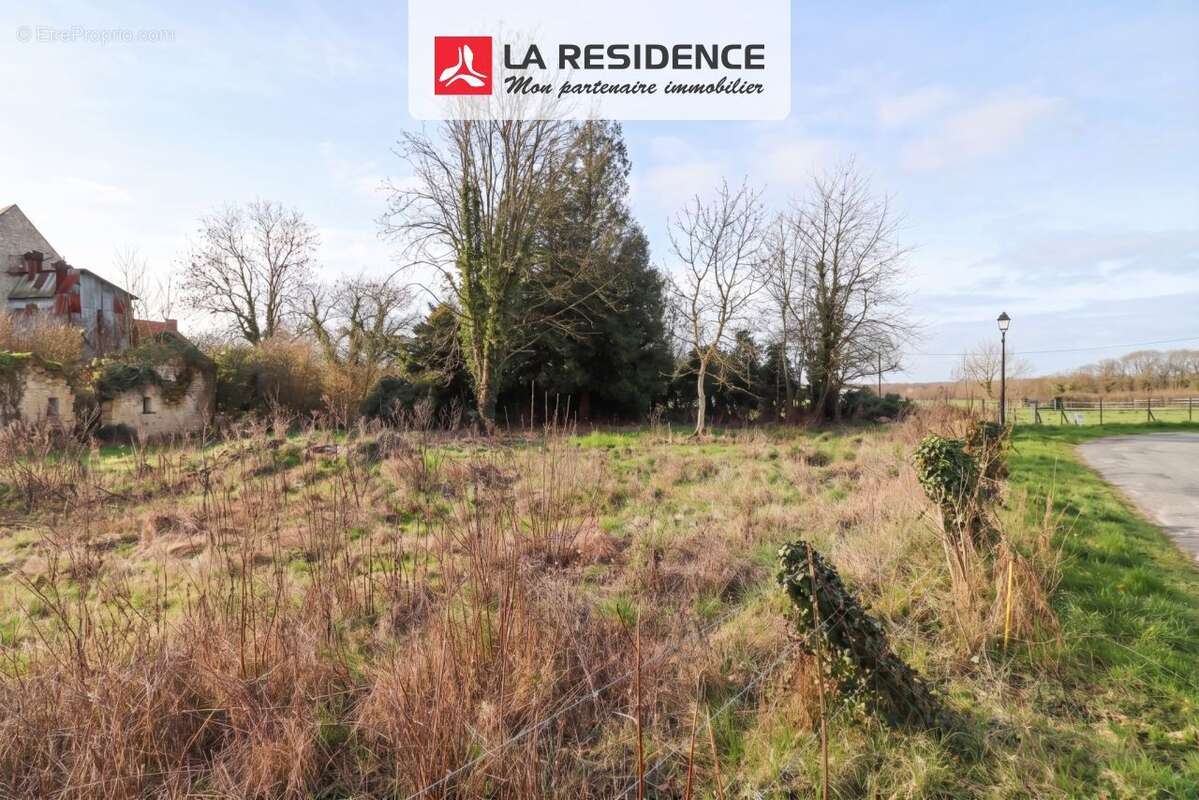 Terrain 773 m² à Nucourt  - photo 2