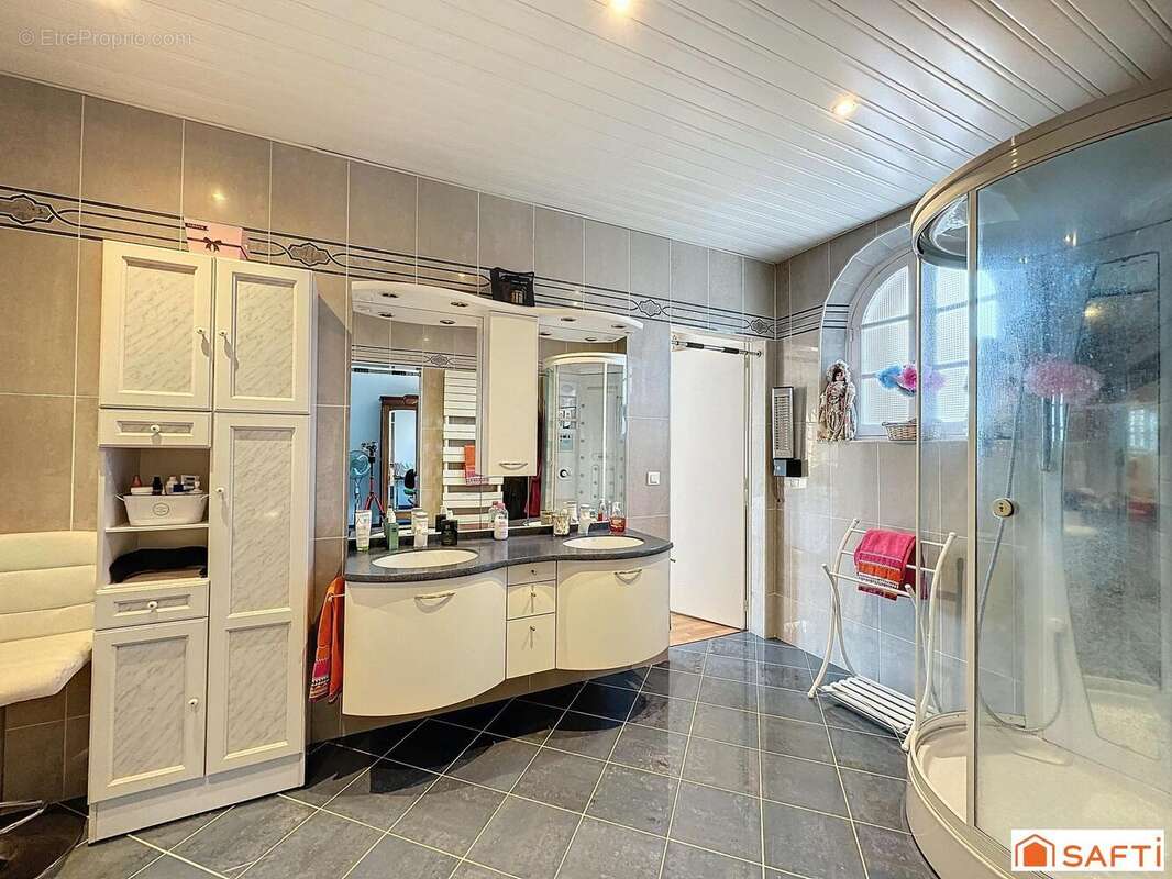 Photo 9 - Maison à VILLENEUVE-SUR-YONNE