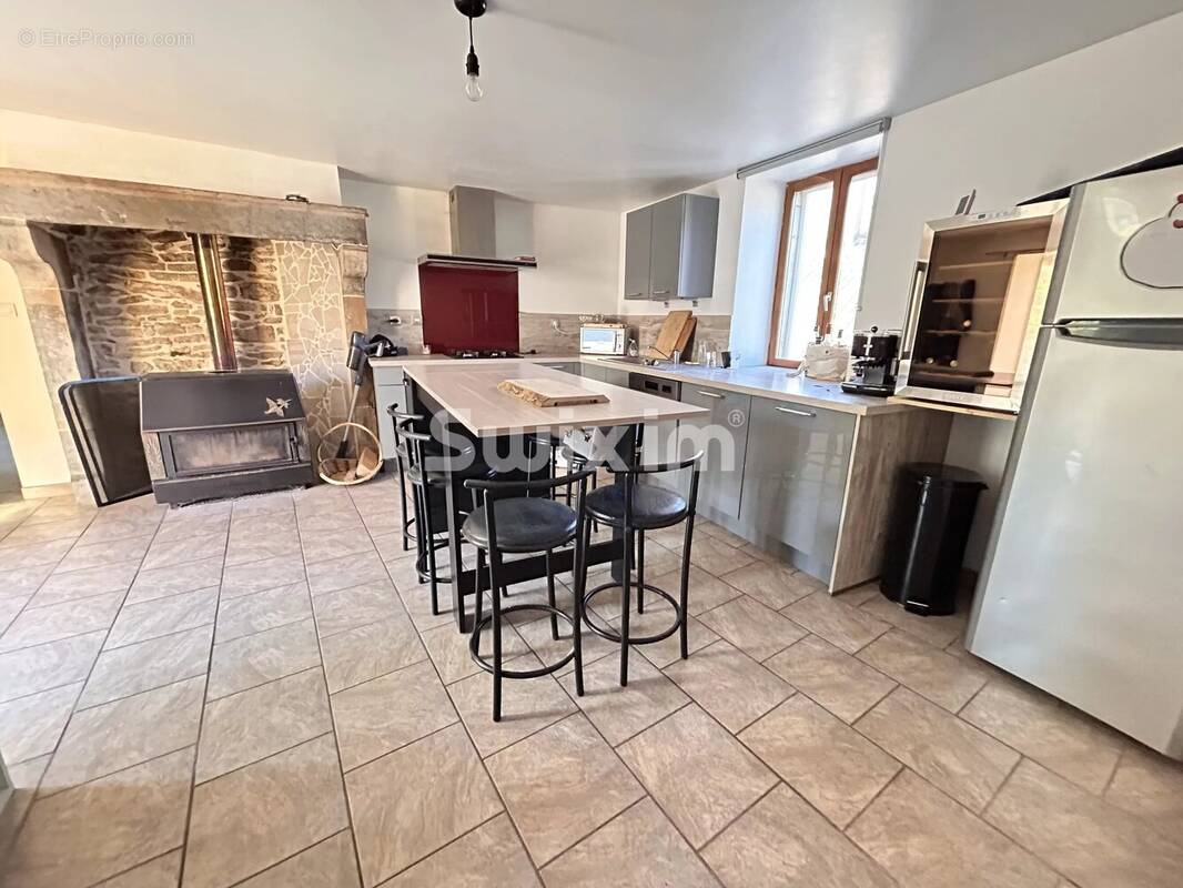 Maison à ROCHEFORT-SUR-NENON