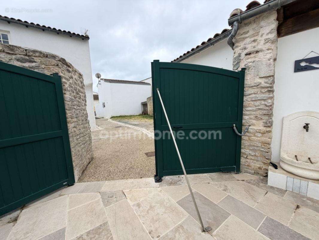 Rare Maison Coeur du  village à ARS EN RÉ - photo 36