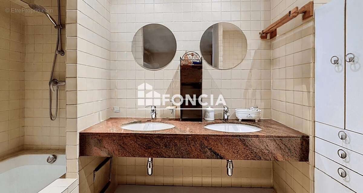 Loft en duplex – dernier étage – hauteur sous plafond de plus de 5 m – buttes-chaumont – faibles charges – exclusivité - photo 6
