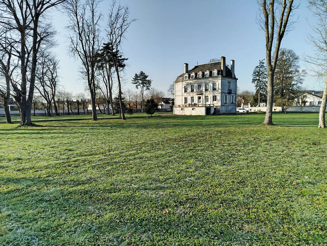 Maison à CHAMPS-SUR-YONNE