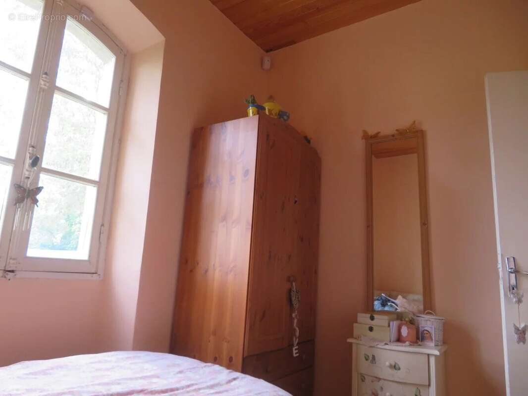 Maison à SAINTE-COLOMBE-SUR-L'HERS