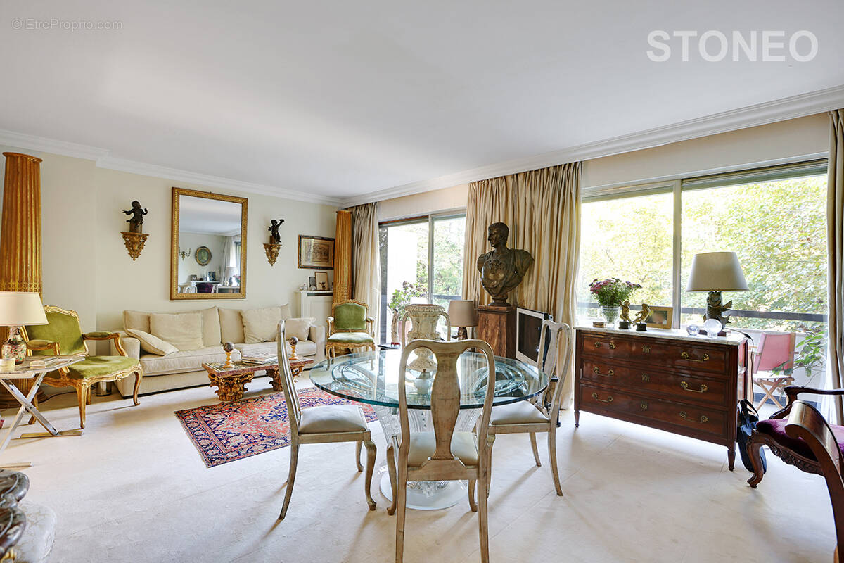 Appartement à NEUILLY-SUR-SEINE