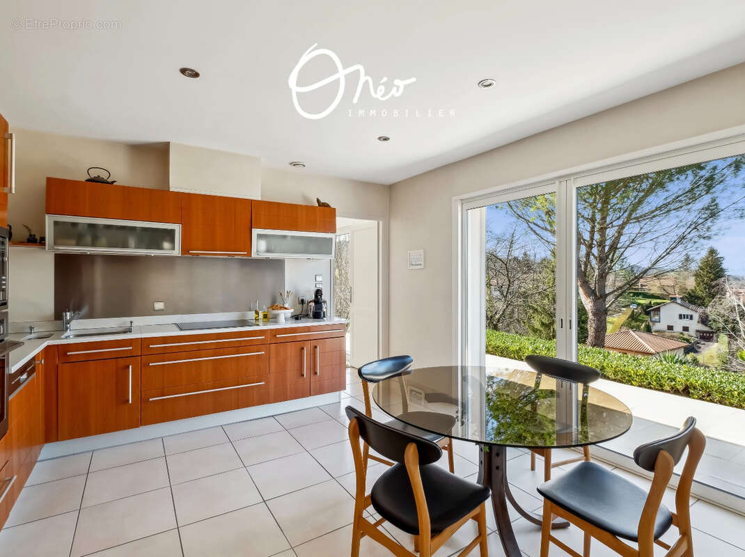 Maison à SAINT-PIERRE-DE-CHANDIEU