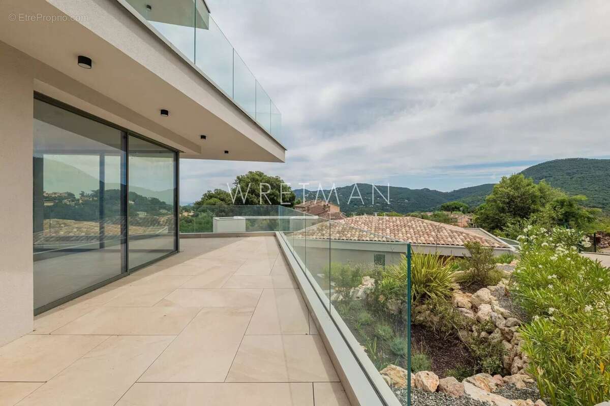 Appartement à LES ADRETS-DE-L'ESTEREL
