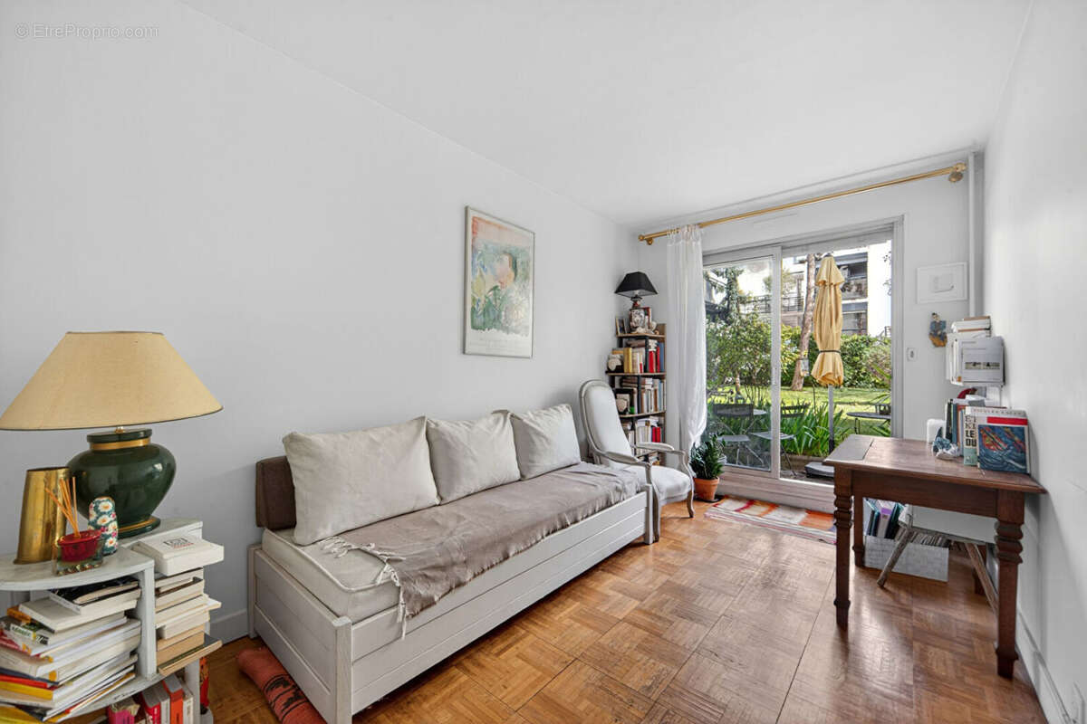 Appartement à PARIS-20E