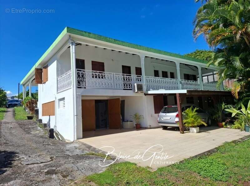 Maison à BAIE-MAHAULT