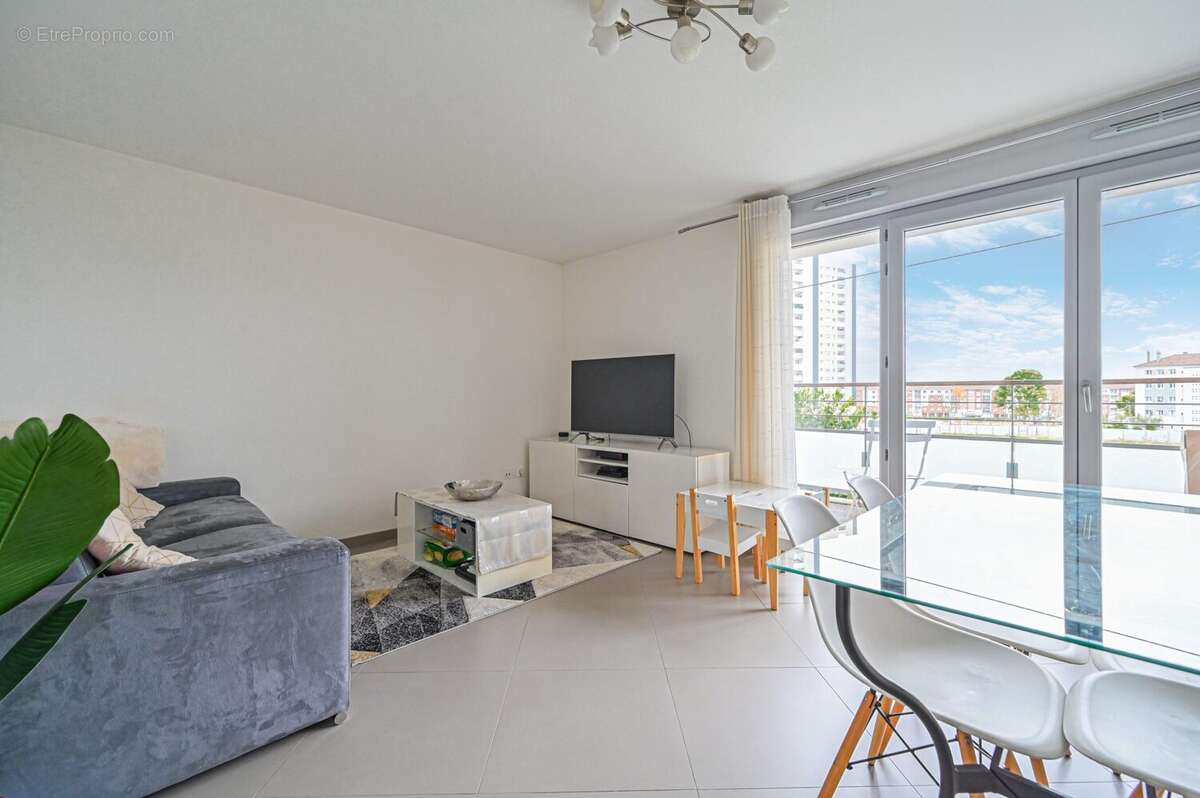 Appartement à BONNEUIL-SUR-MARNE