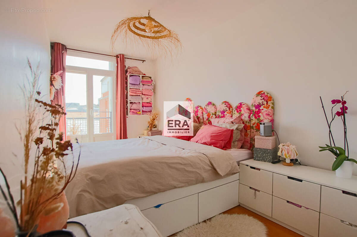 Appartement à PARIS-14E