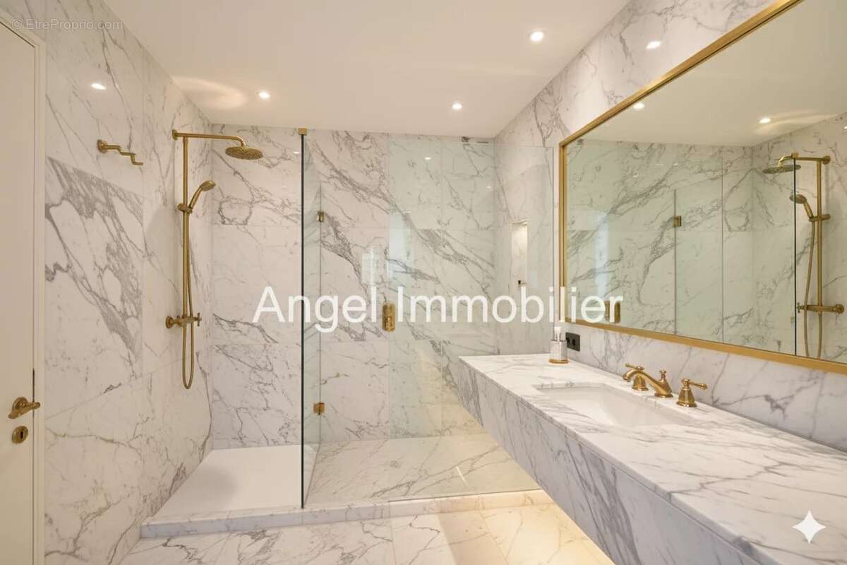 Maison à CHARENTON-LE-PONT