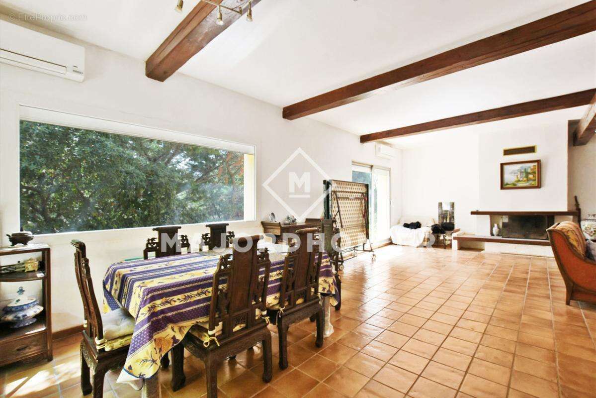 Vend Maison 157m2 terrain de 2193 m2 sans vis à vis  13015 - photo 7