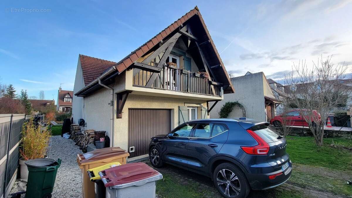 Maison à COUBRON