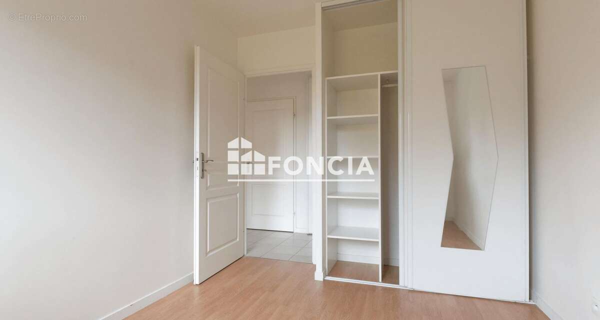 Appartement à SAINT-PIERRE-DU-PERRAY