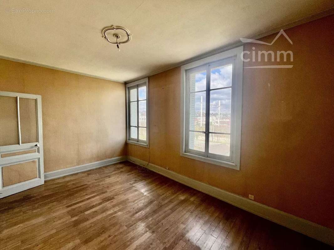 Appartement à LE PEAGE-DE-ROUSSILLON