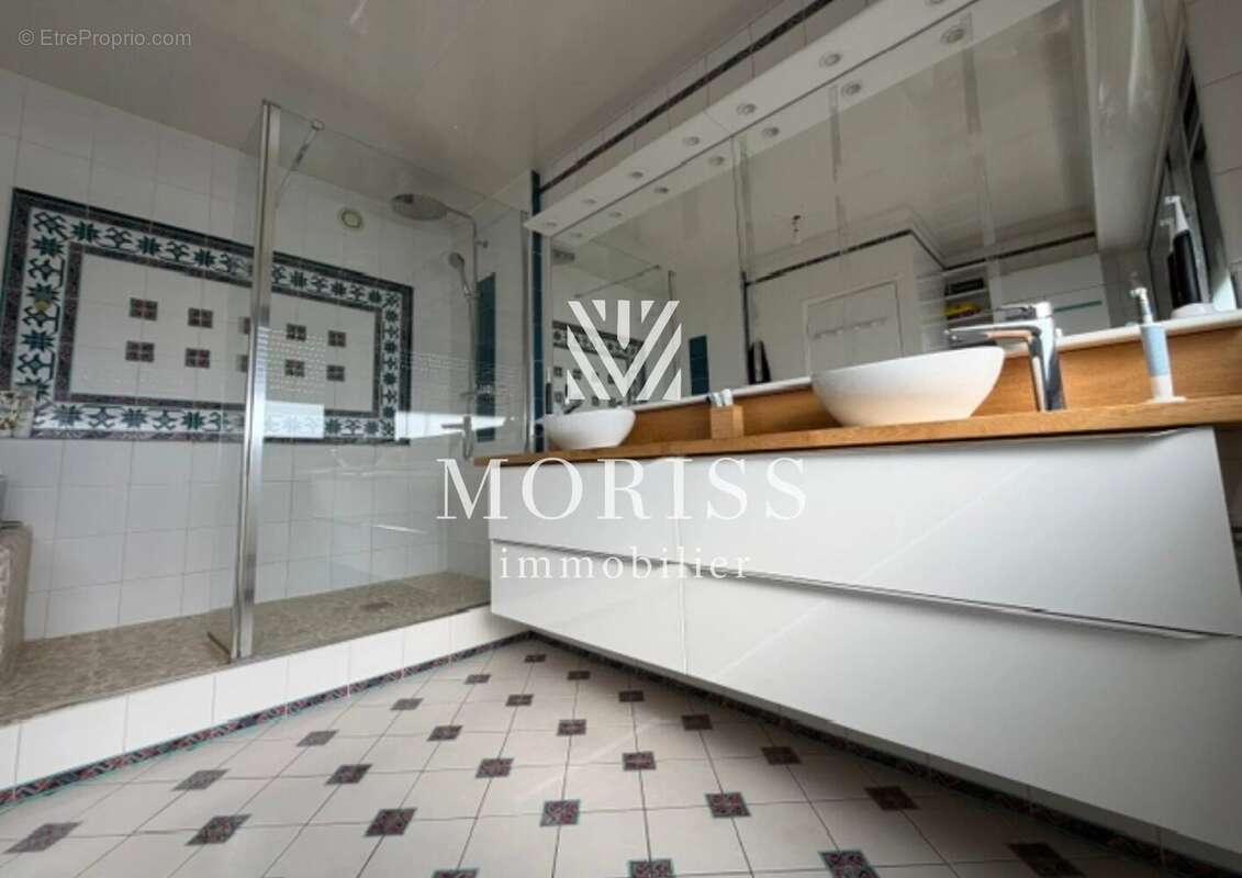 Appartement à LE PERREUX-SUR-MARNE