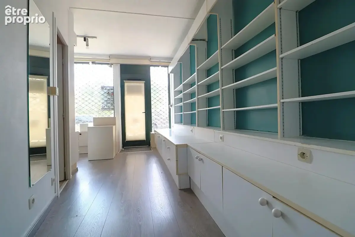 Local Commercial de 90m² au coeur de Soucieu - photo 3