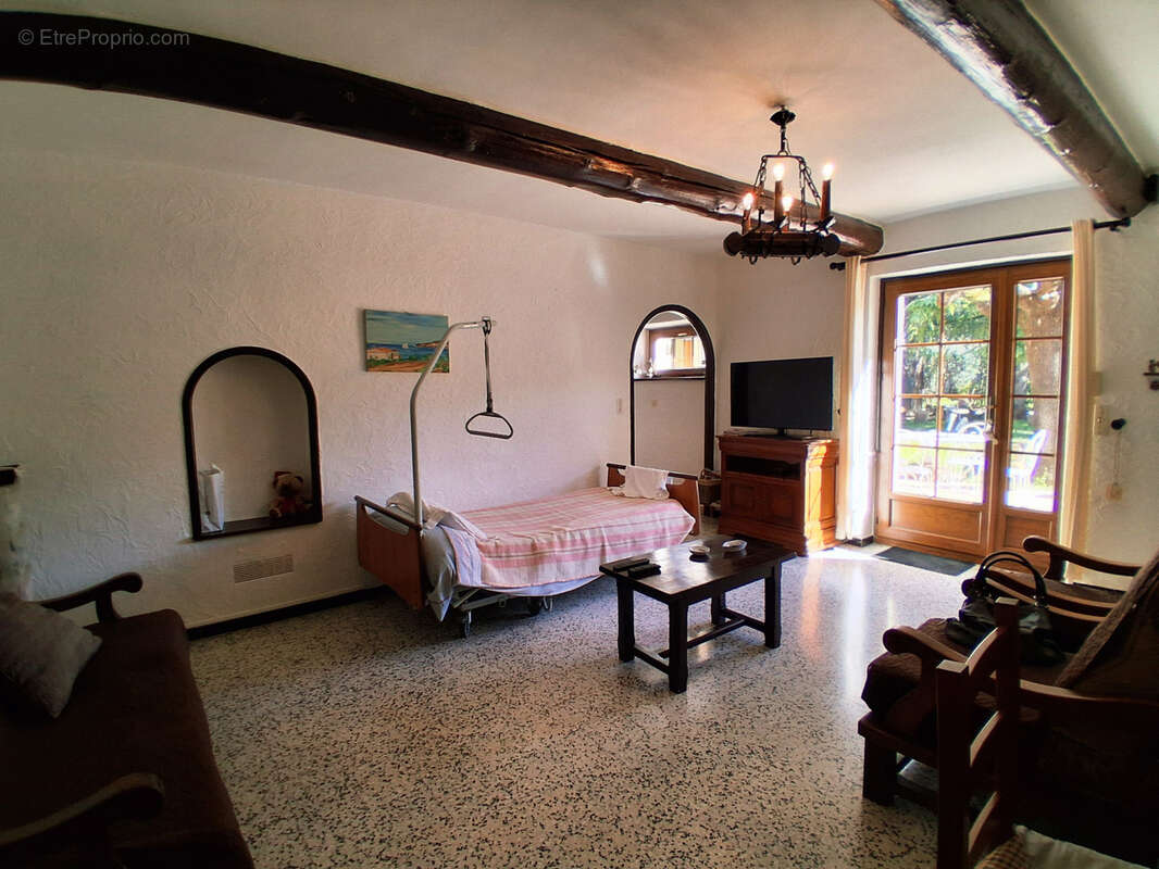 Maison à ROBION