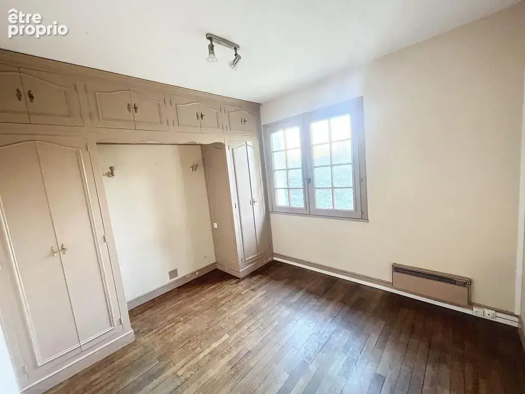 A SAISIR -  Maison de caractère avec grand volume ! - photo 8