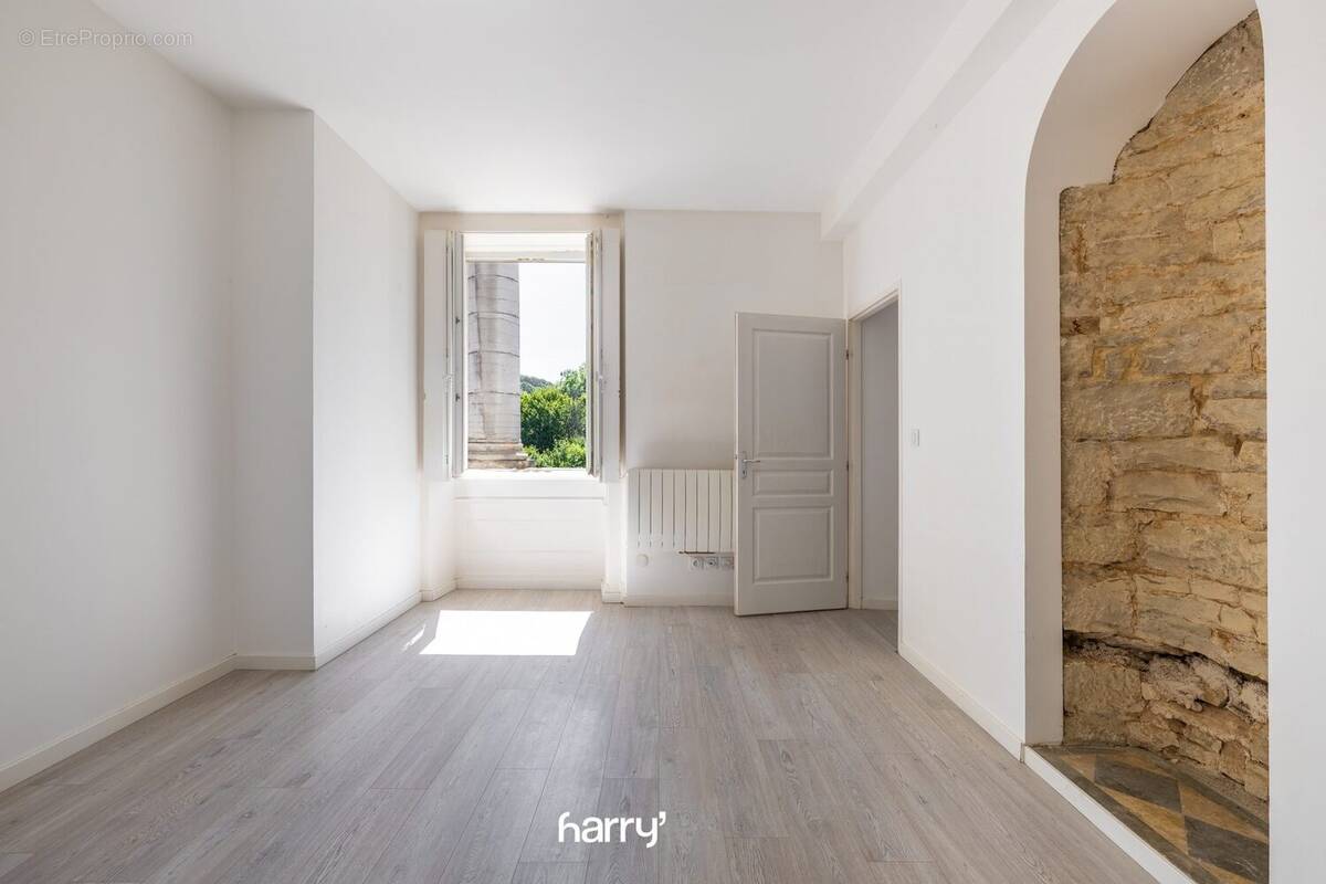 Appartement à GENEUILLE