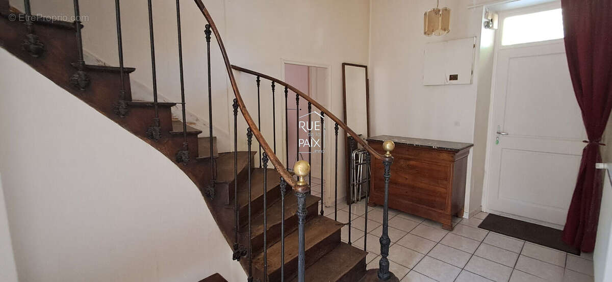 Maison à LENCLOITRE