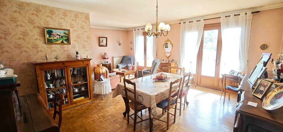 Appartement à DECAZEVILLE