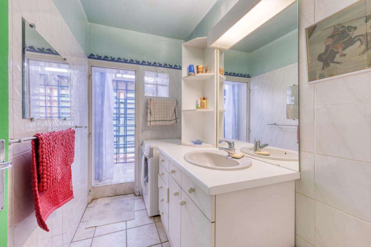 Appartement à SAINT-CYR-SUR-MER