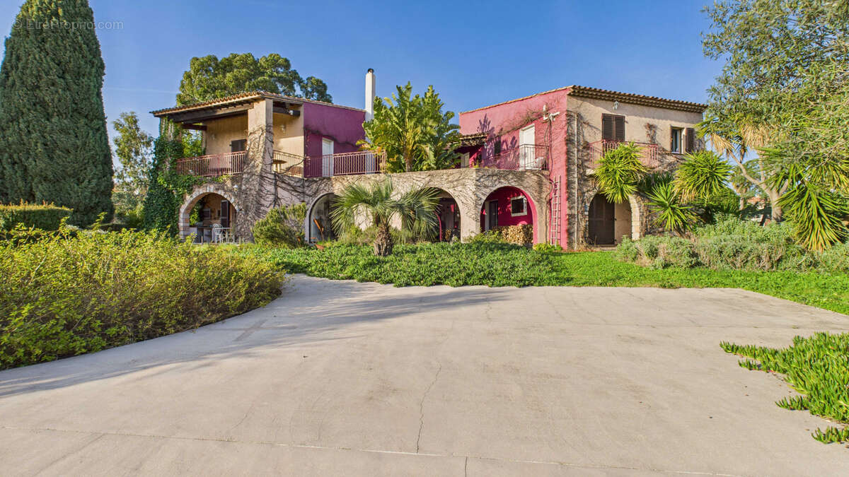 Maison à LA LONDE-LES-MAURES