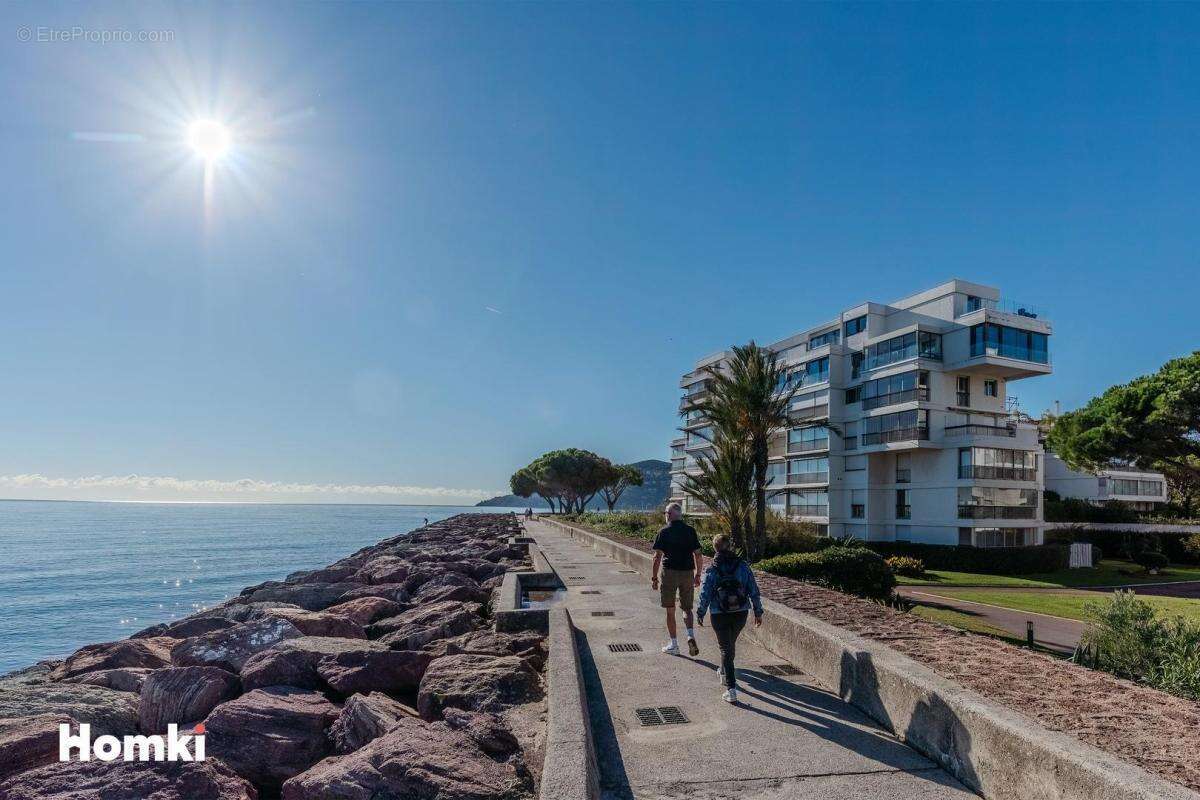 Appartement à MANDELIEU-LA-NAPOULE