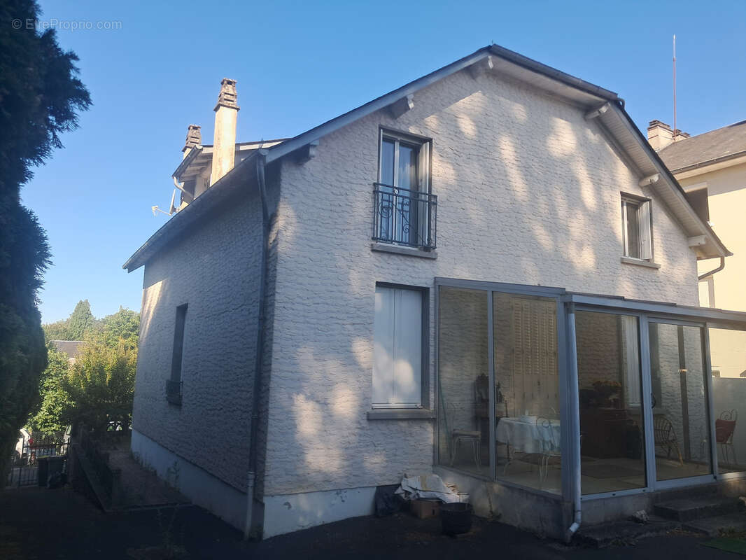 Maison à ARNAC-POMPADOUR