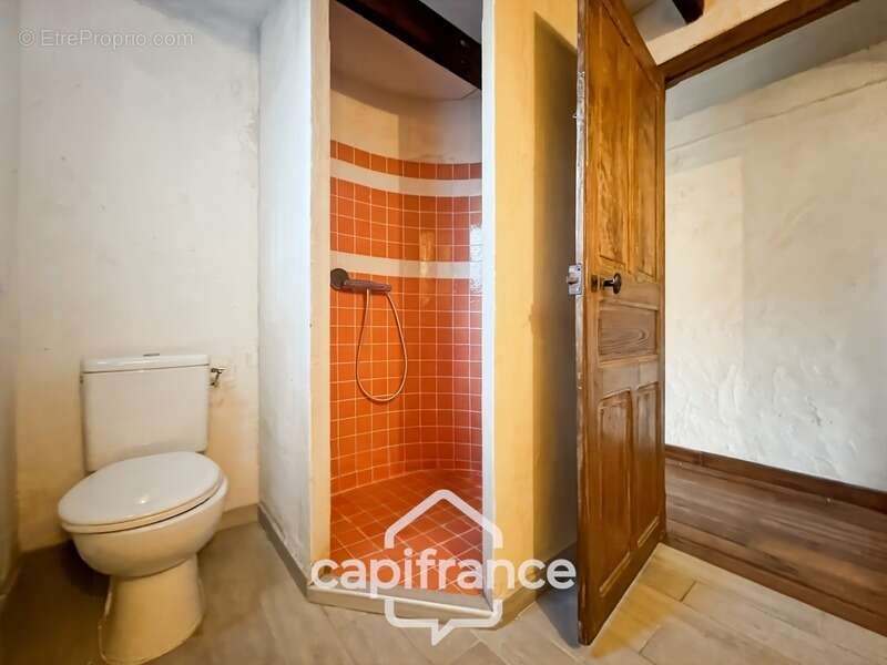 Domaine et Golf de Pont Royal, belle  propriété de 290 m2 établie sur un terrain de 2600 m2, cinq chambres, un bureau, piscine,  - photo 47