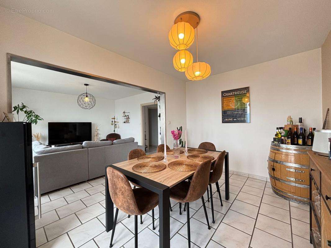 Appartement T4 de 75 avec balcon et cave - photo 7