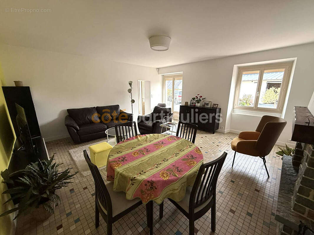 Maison à SAINTE-HONORINE-DU-FAY