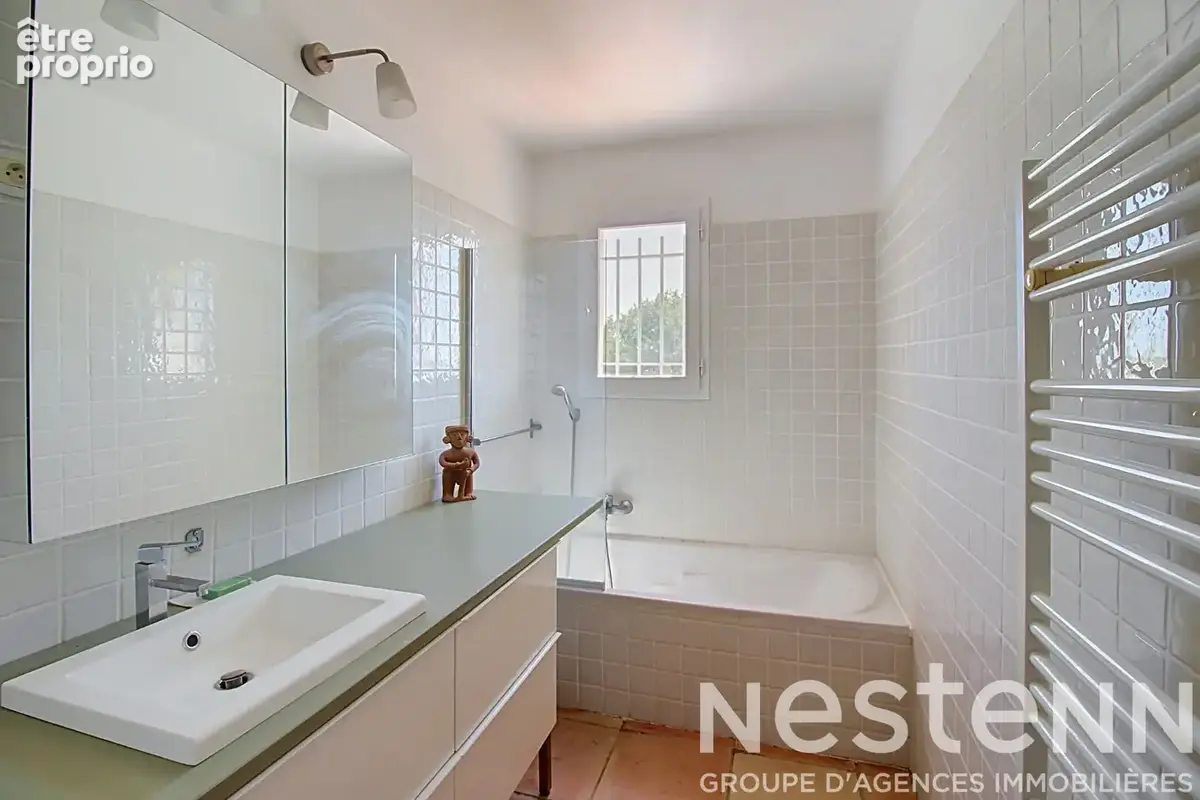 A VENDRE DRAGUIGNAN sur les hauteurs - Maison T5 4 chambres, piscine, terrain plat - photo 12