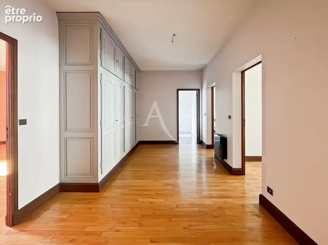 A VENDRE - Maison familiale de caractère au coeur de Penne-d'Agenais, avec piscine - photo 9