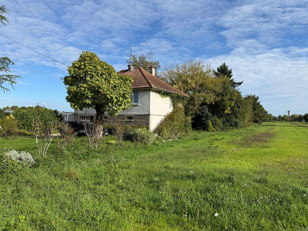 Maison à SAINT-MARCEL