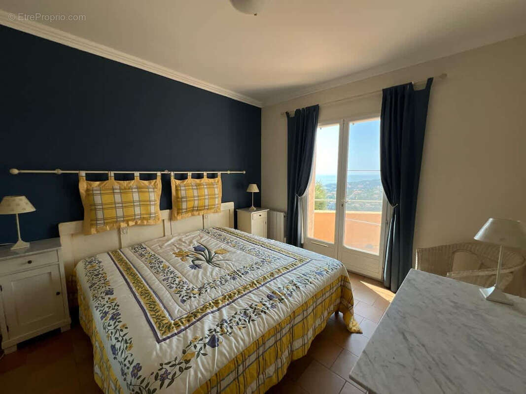 Maison à ROQUEBRUNE-SUR-ARGENS