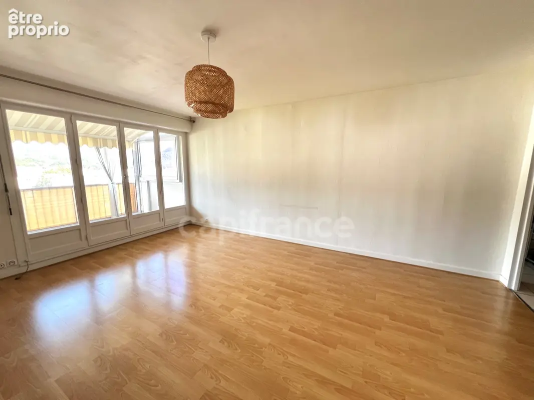 Appartement à vendre 4 pièces LONS LE SAUNIER (39) - photo 4
