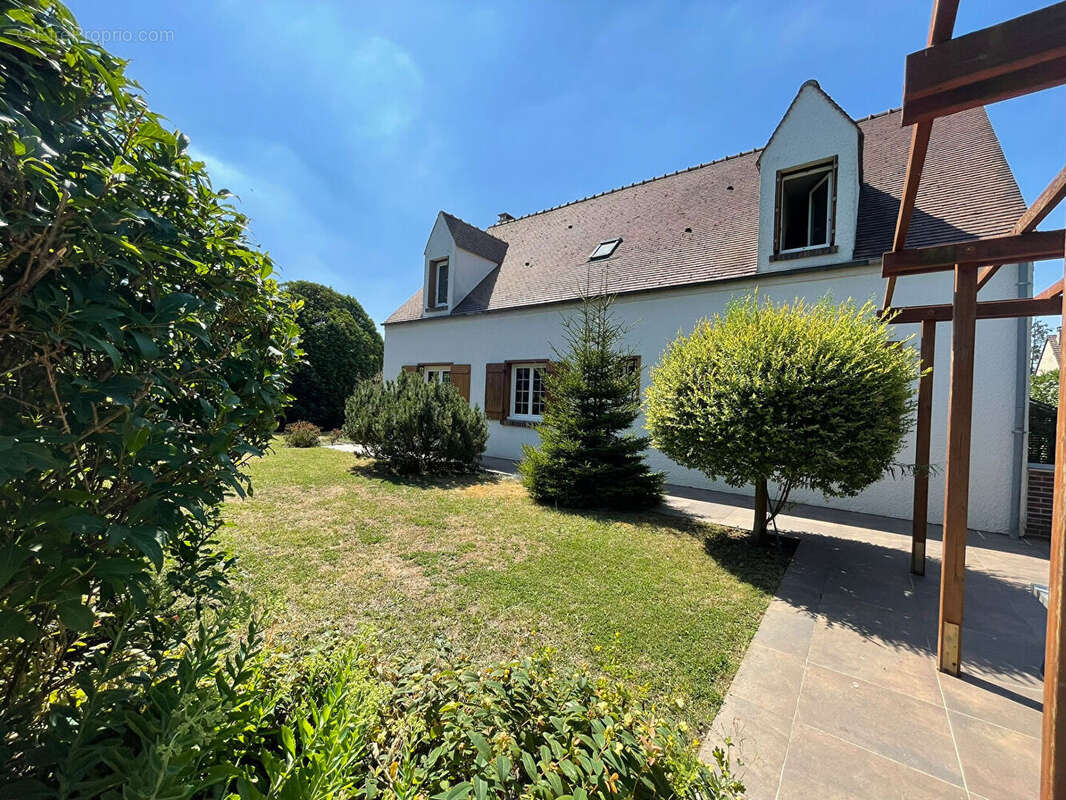 Maison à CRESPIERES