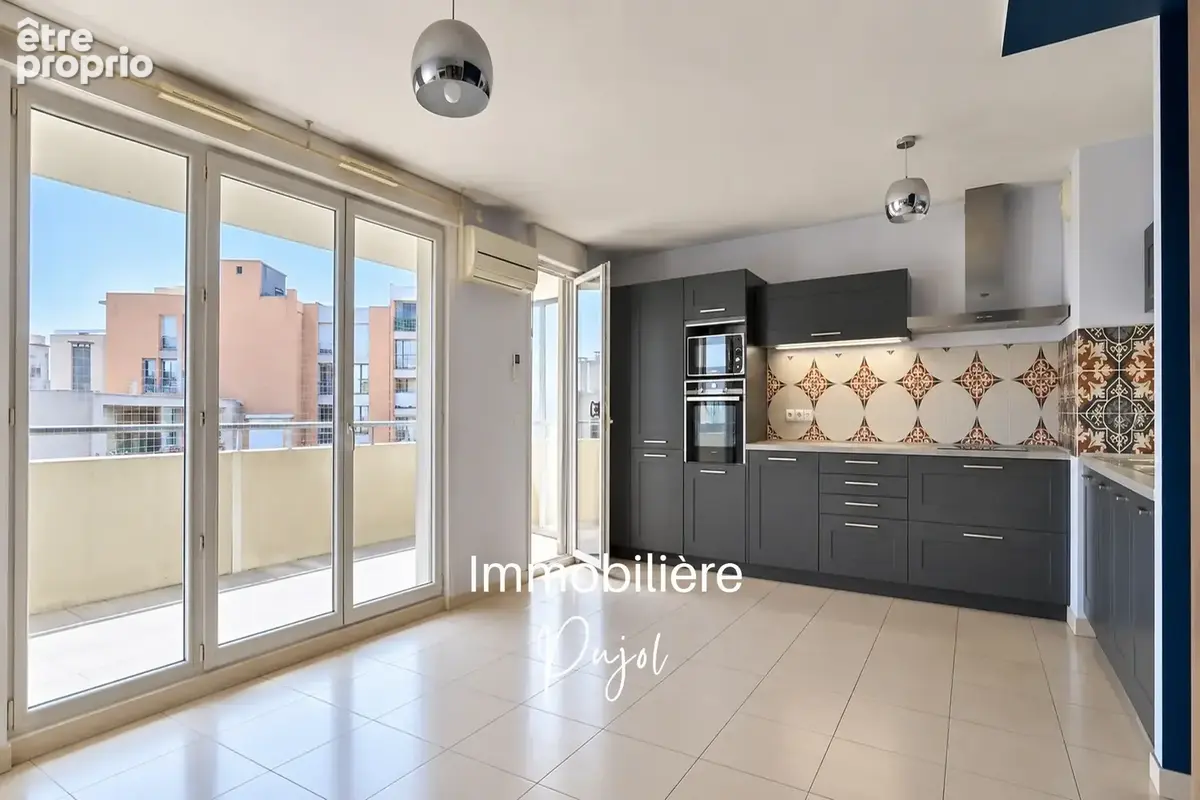Appartement à MARSEILLE-4E