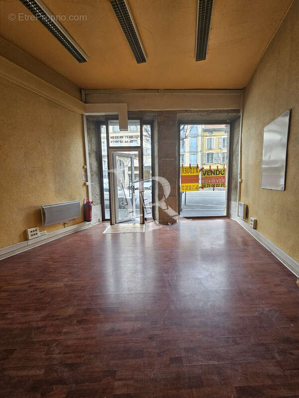 Commerce à LE PUY-EN-VELAY