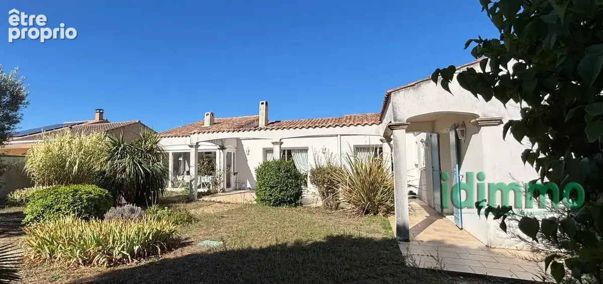 Superbe villa bourgeoise de style rethais de 180 m2 sur un terrain clos et arbore de 1122 m2. a 15 mn de la - photo 6